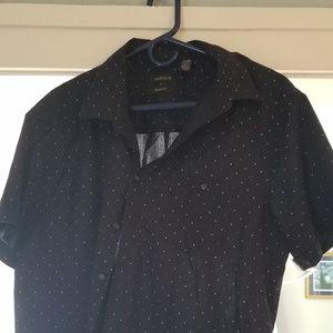 Van Heusen	Short-Sleeve	Slim Fit	Button-Down Shirt